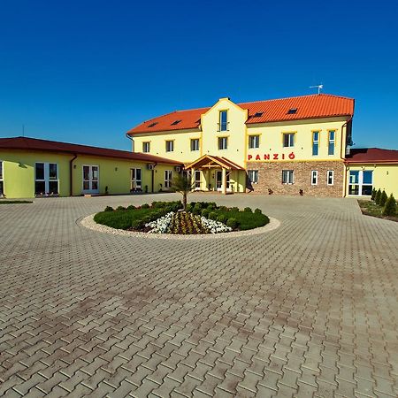 Kentaur Lovaspanzio Hódmezővásárhely Eksteriør bilde